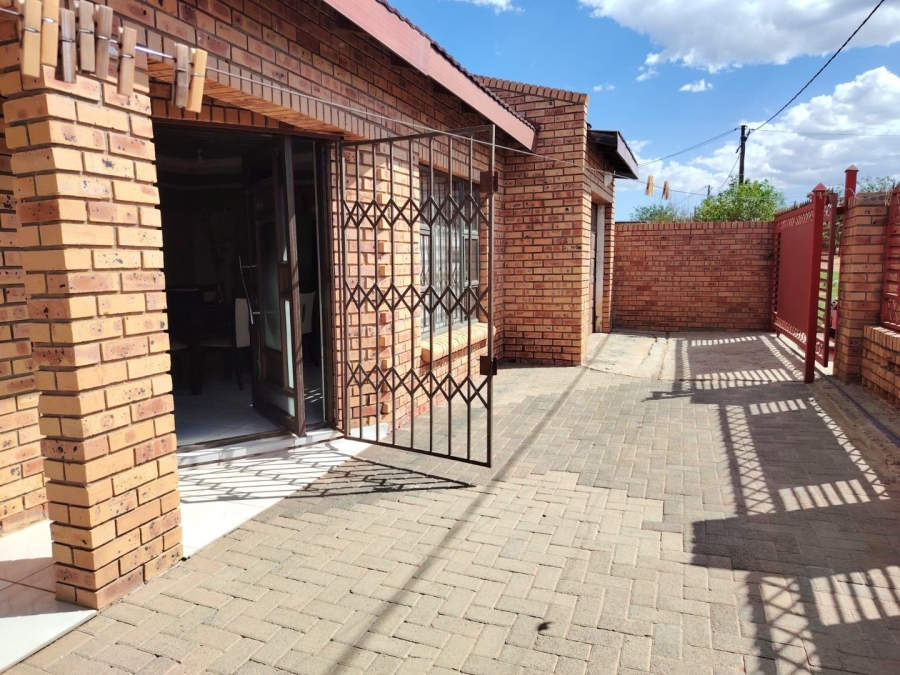 3 Bedroom Property for Sale in Rodenbeck Free State